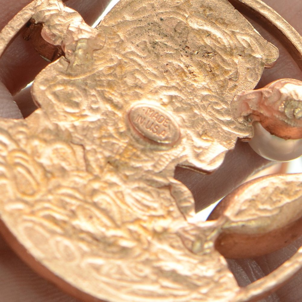 Oscar De La Renta Copper Finish Vintage Style Coin Toggle Bracelet - Picture 8 of 9